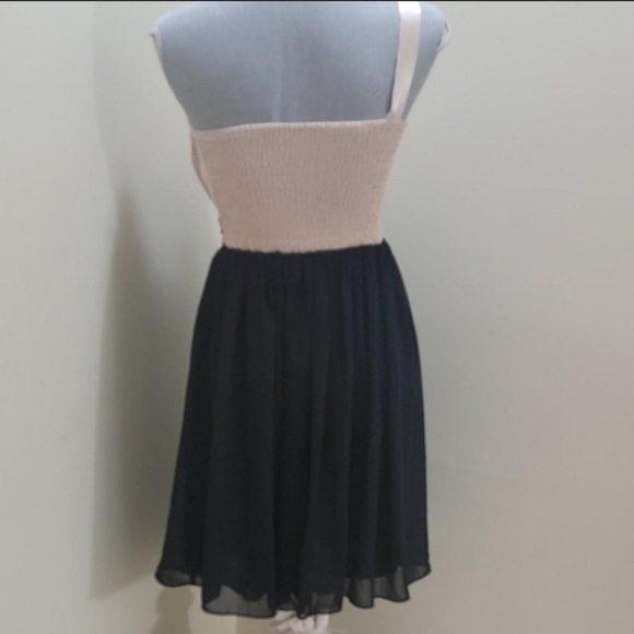 SUZY SHIER Cream And Black Ball Gown One Shoulder size small in good condition - Picture 7 of 10